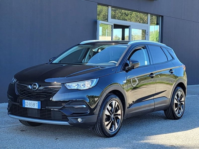 Opel Grandland X 1.5 diesel Ecotec Start&Stop Elegance  del 2021 usata a Foggia