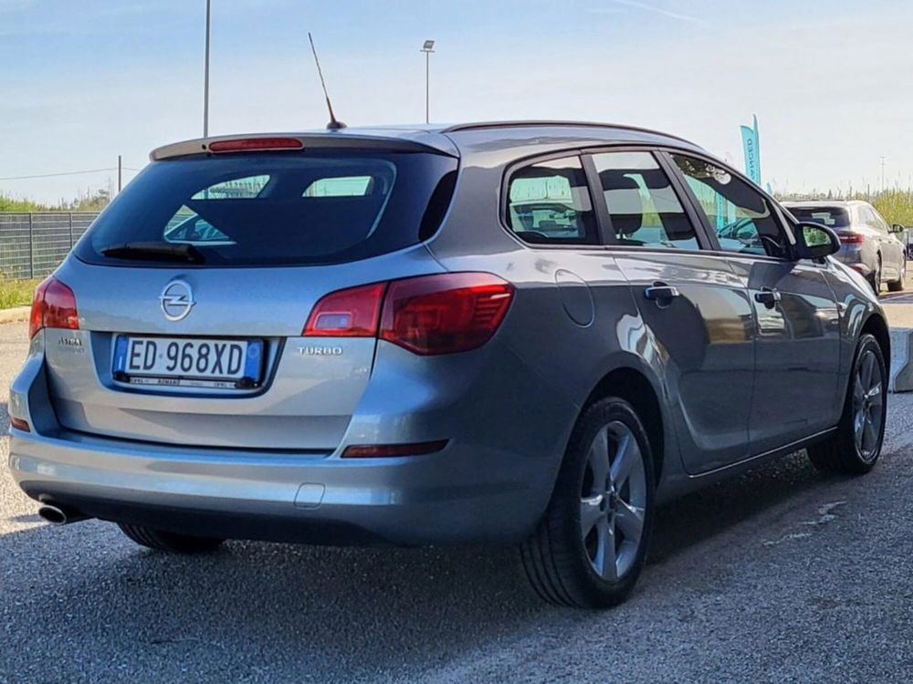 Opel Astra Station Wagon usata a Foggia (5)