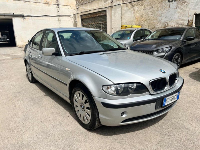 BMW Serie 3 318i (2.0) cat 4 porte  del 2002 usata a Foggia