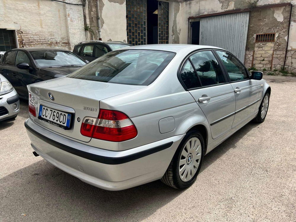 BMW Serie 3 318i (2.0) cat 4 porte  del 2002 usata a Foggia (4)