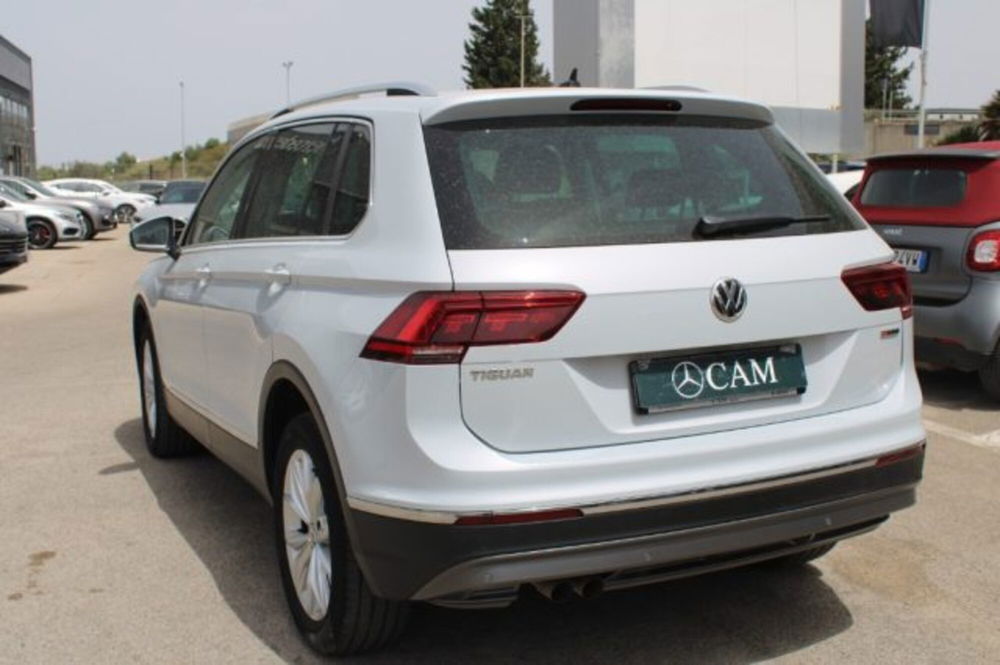 Volkswagen Tiguan 2.0 TDI SCR DSG Advanced BlueMotion Technology  del 2020 usata a Lecce (3)