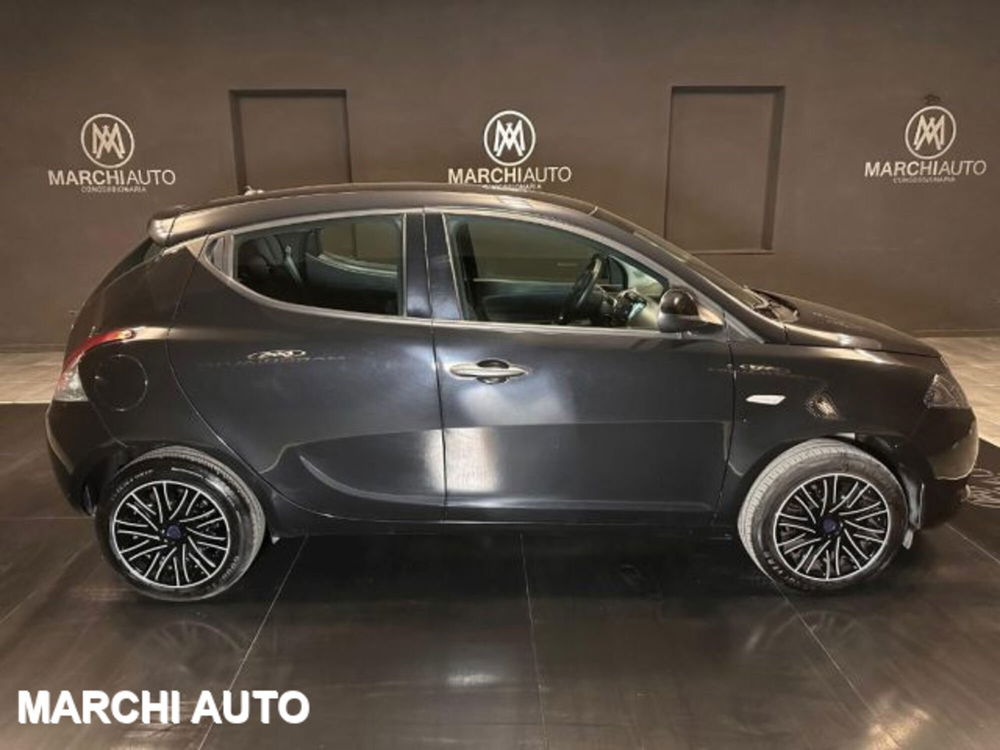 Lancia Ypsilon usata a Perugia (4)