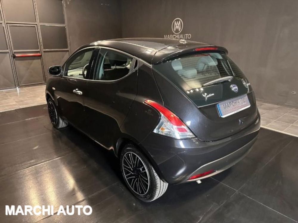 Lancia Ypsilon usata a Perugia (7)