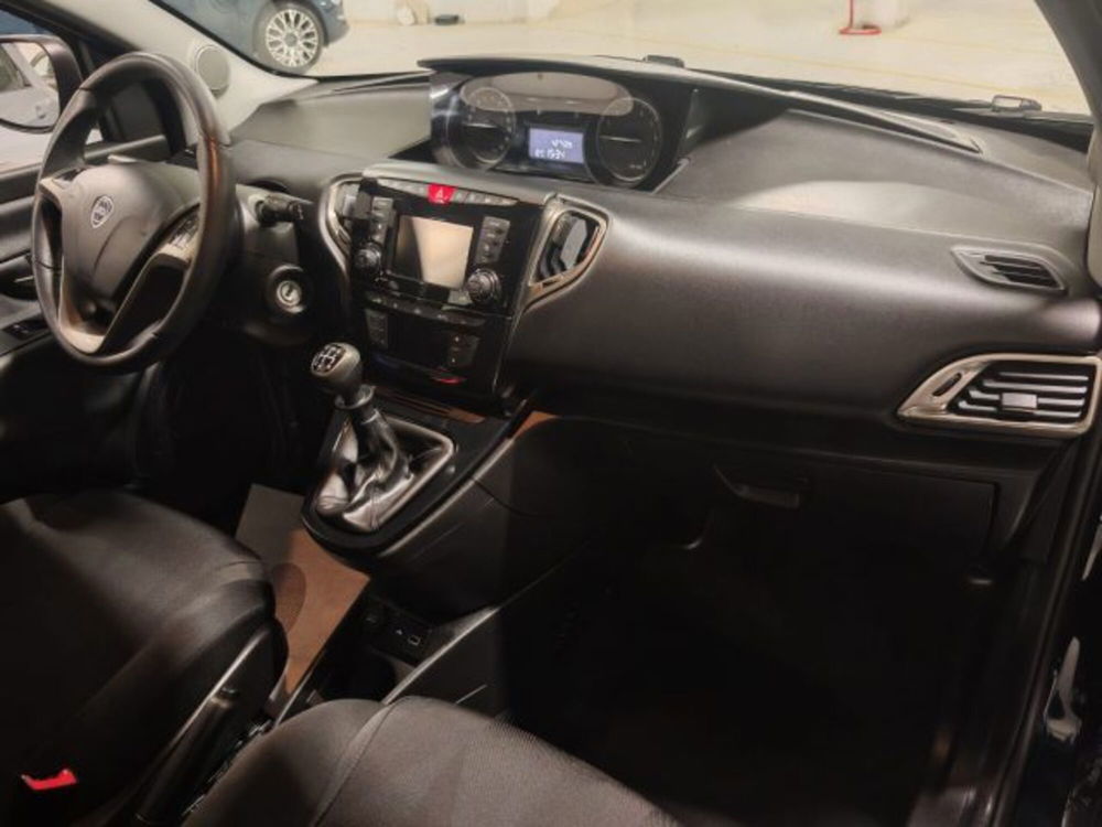 Lancia Ypsilon usata a Torino (6)