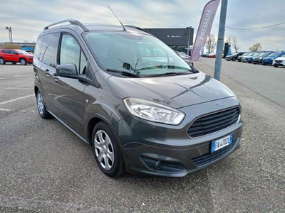 Ford Tourneo Courier 1.5 TDCI 75 CV Titanium  del 2015 usata a Vercelli