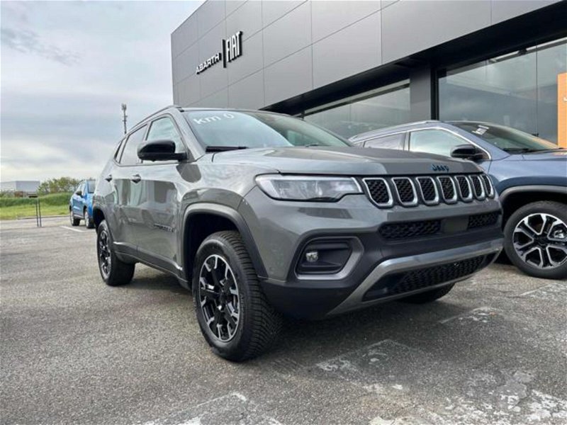 Jeep Compass 1.3 T4 240CV PHEV AT6 4xe Upland Cross nuova a Vercelli