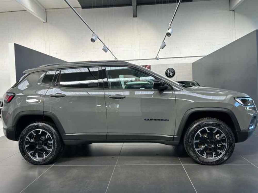 Jeep Compass nuova a Vercelli (3)