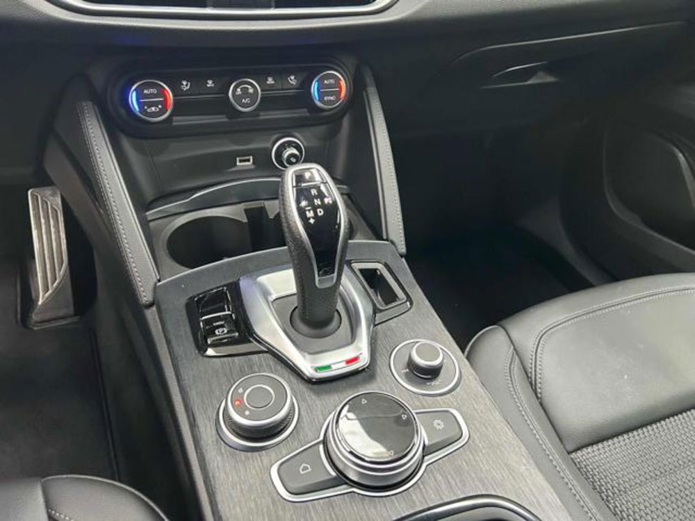 Alfa Romeo Stelvio usata a Vercelli (15)