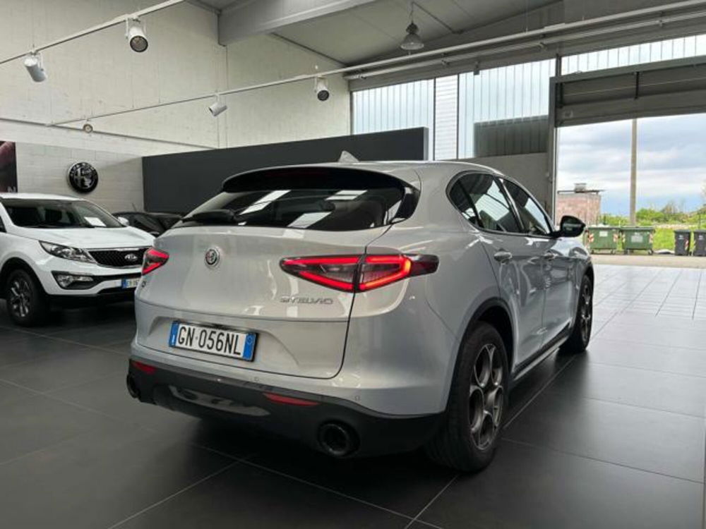 Alfa Romeo Stelvio usata a Vercelli (6)