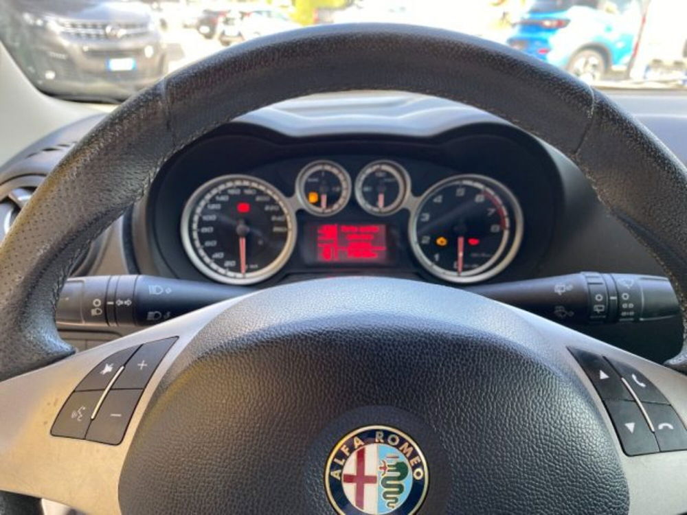 Alfa Romeo MiTo usata a Milano (10)