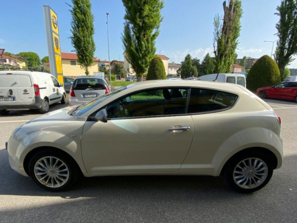 Alfa Romeo MiTo usata a Milano (7)