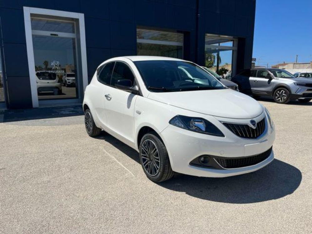 Lancia Ypsilon nuova a Trapani (2)