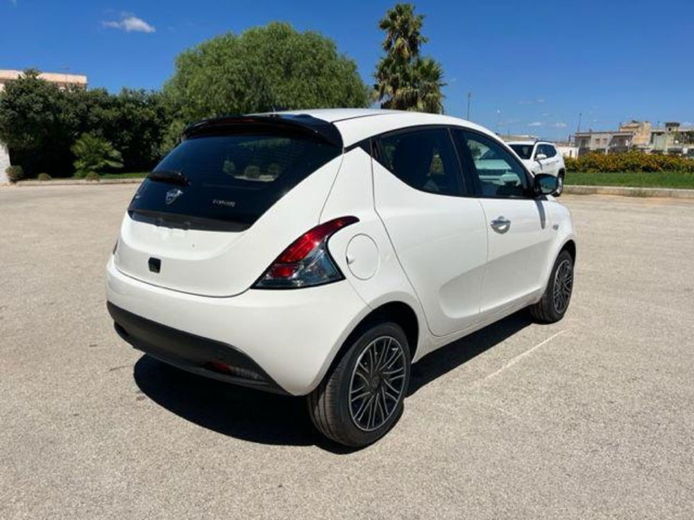 Lancia Ypsilon nuova a Trapani (3)