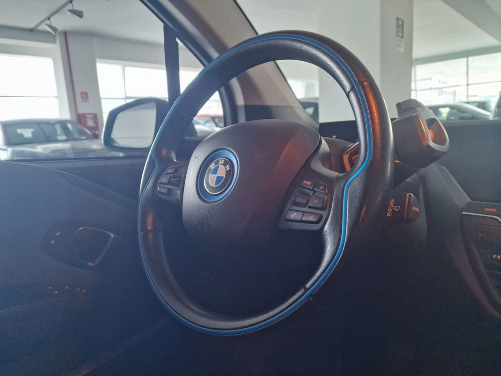 BMW i3 usata a Messina (13)