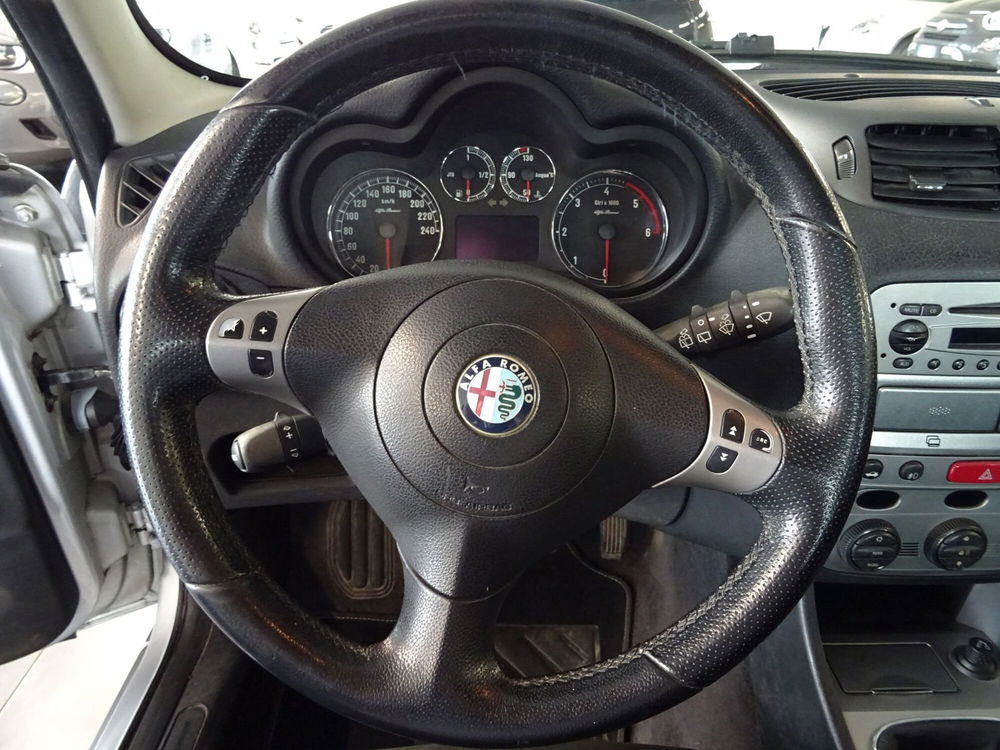 Alfa Romeo 147 usata a Lucca (11)