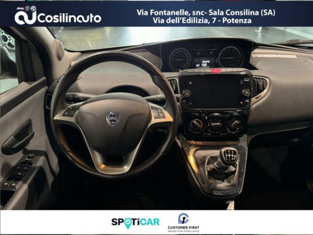 Lancia Ypsilon usata a Salerno (13)