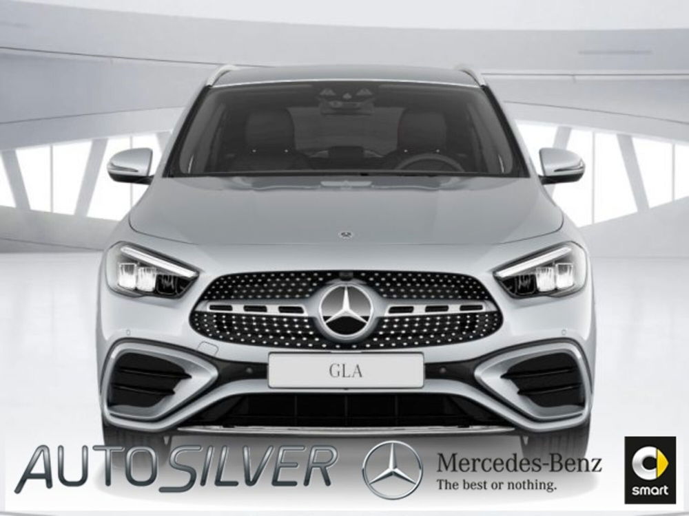 Mercedes-Benz GLA SUV nuova a Verona (3)