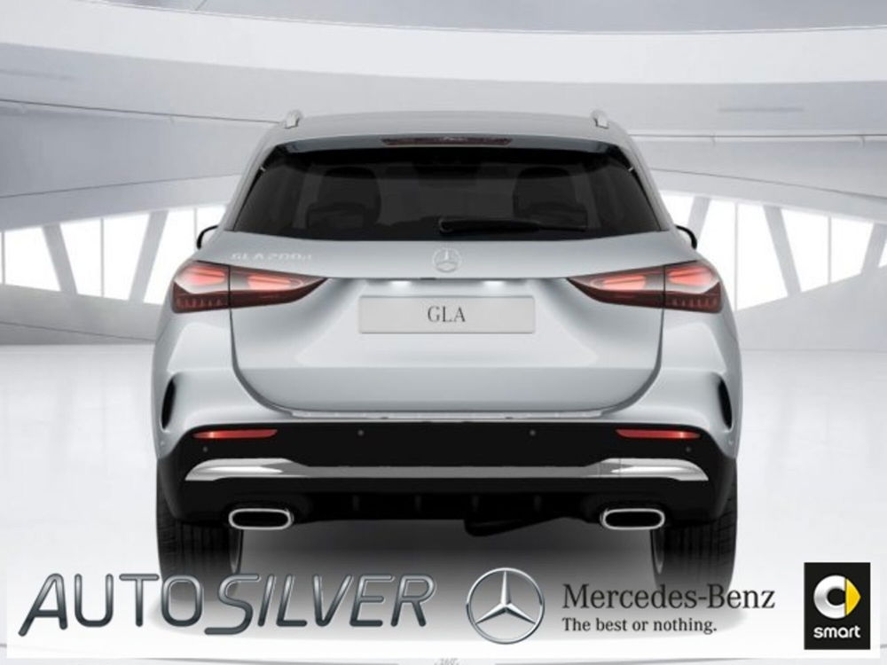 Mercedes-Benz GLA SUV nuova a Verona (4)