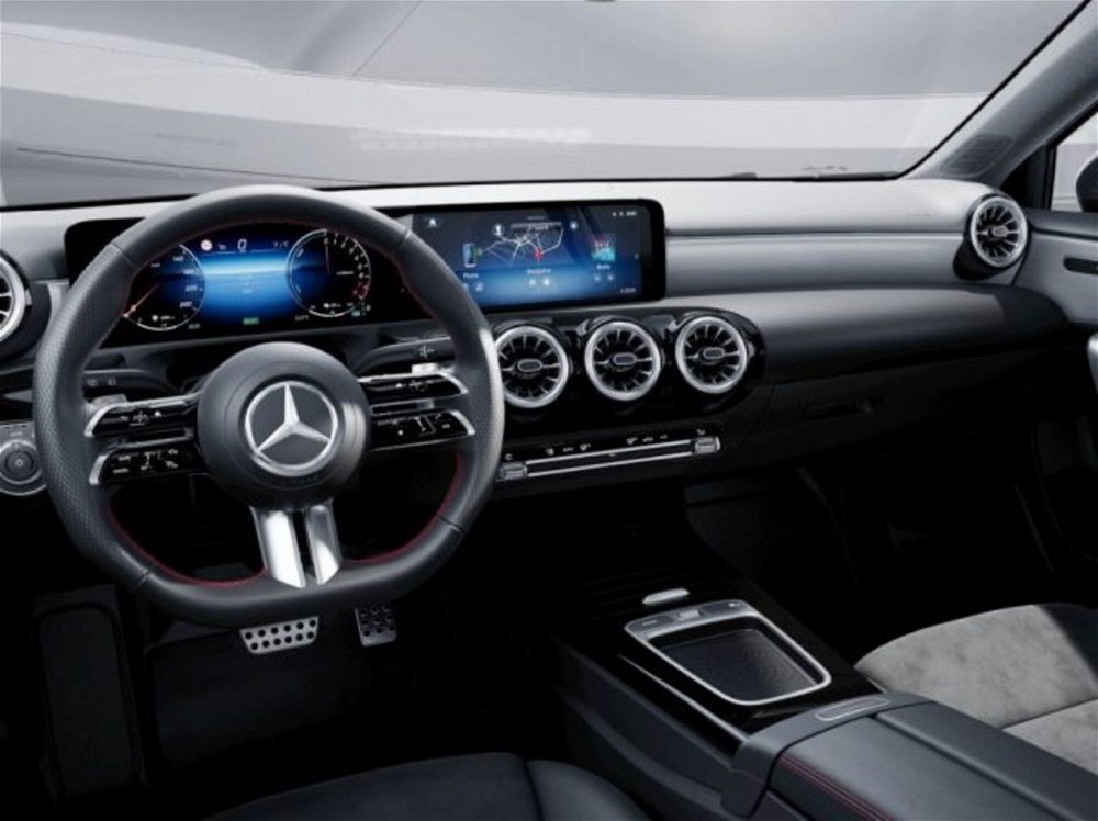 Mercedes-Benz Classe A Sedan 250 e Plug-in hybrid Automatica 4p. Advanced Plus AMG Line nuova a Verona (5)