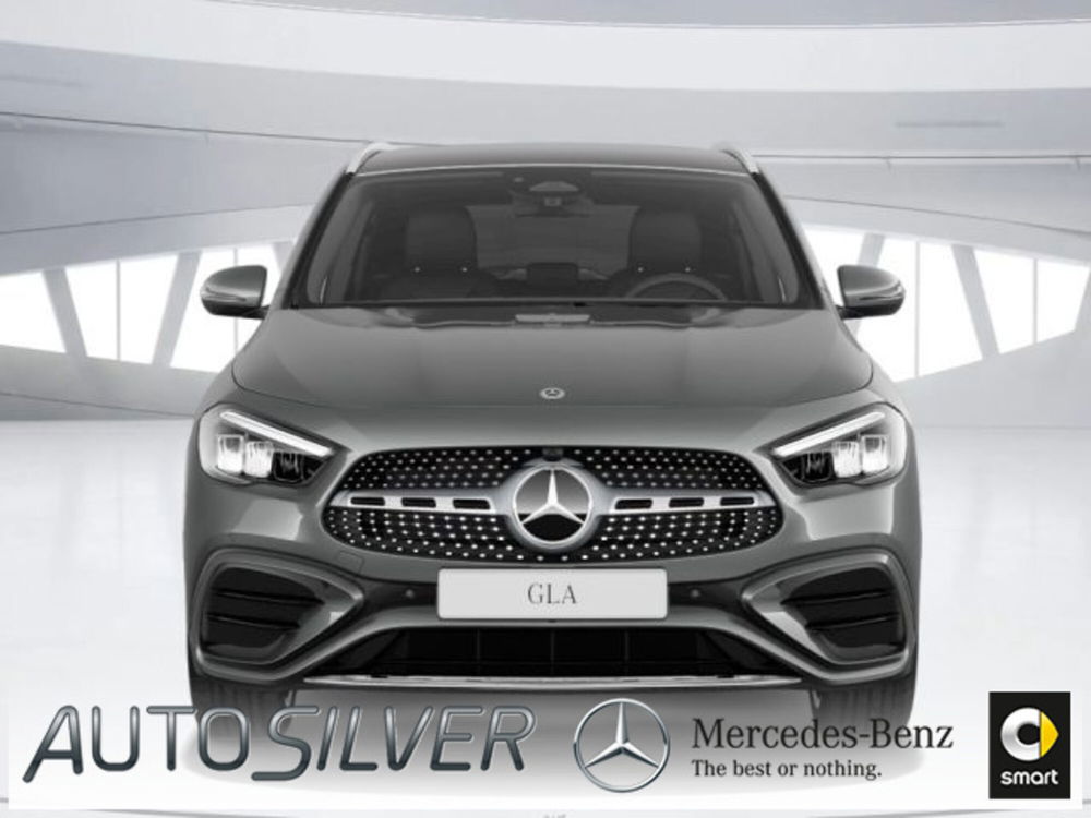 Mercedes-Benz GLA SUV nuova a Verona (3)