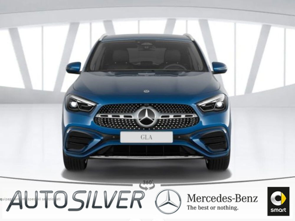 Mercedes-Benz GLA SUV nuova a Verona (3)