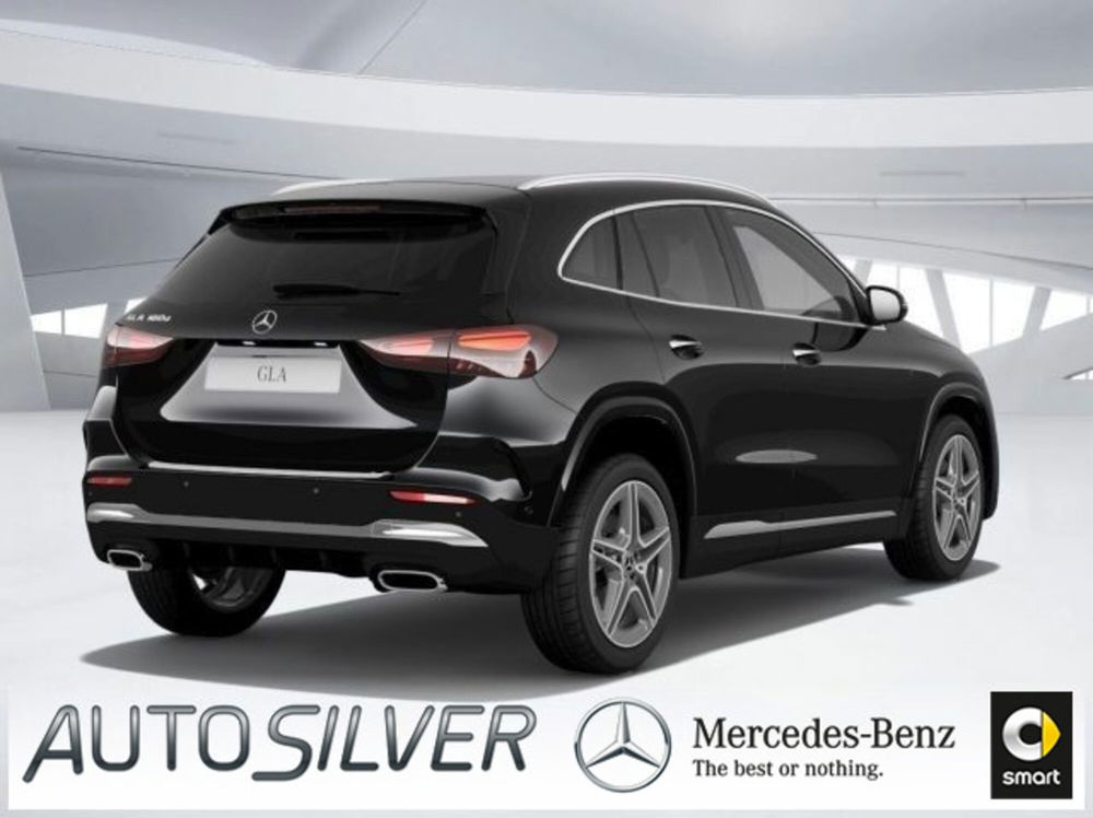 Mercedes-Benz GLA SUV nuova a Verona (2)