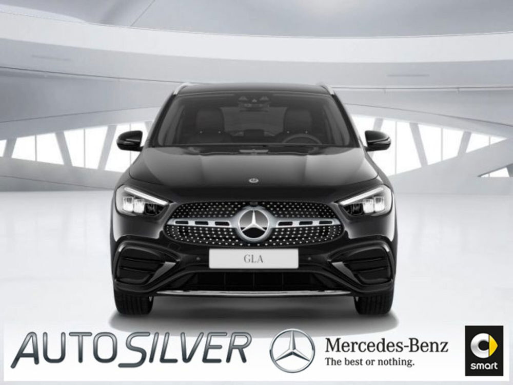 Mercedes-Benz GLA SUV nuova a Verona (3)