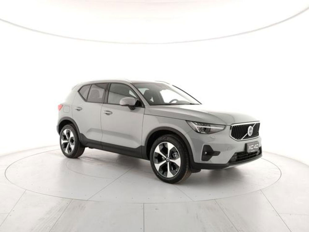 Volvo XC40 nuova a Modena (6)