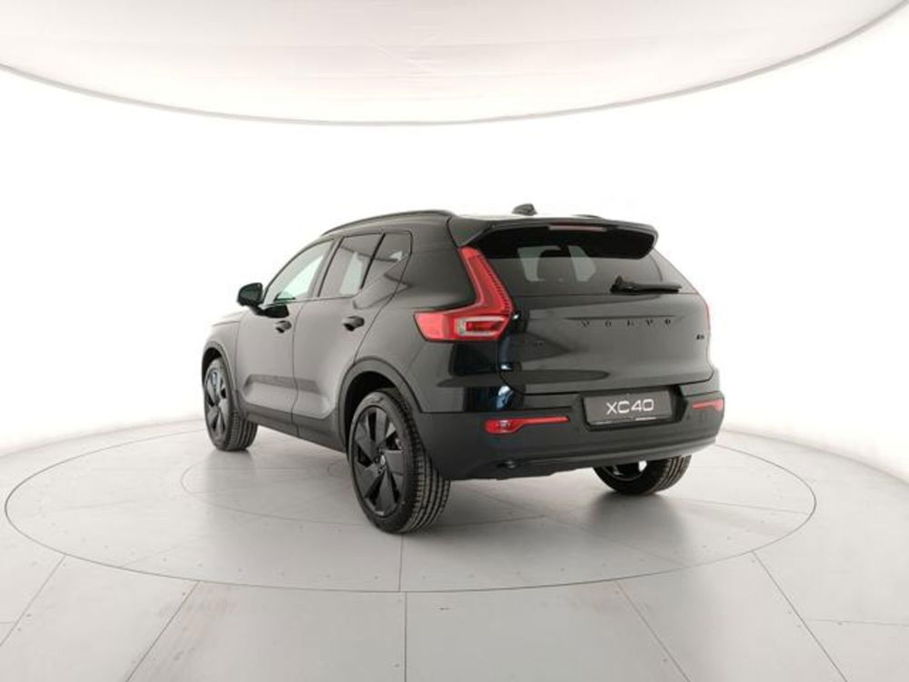 Volvo XC40 nuova a Modena (3)