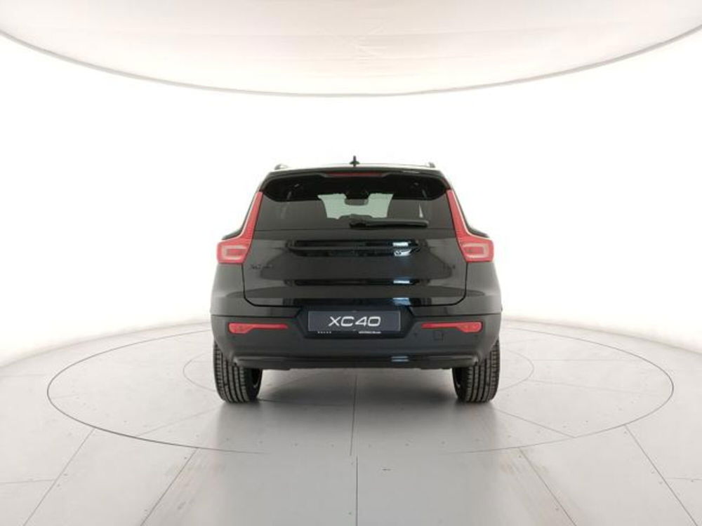 Volvo XC40 nuova a Modena (4)