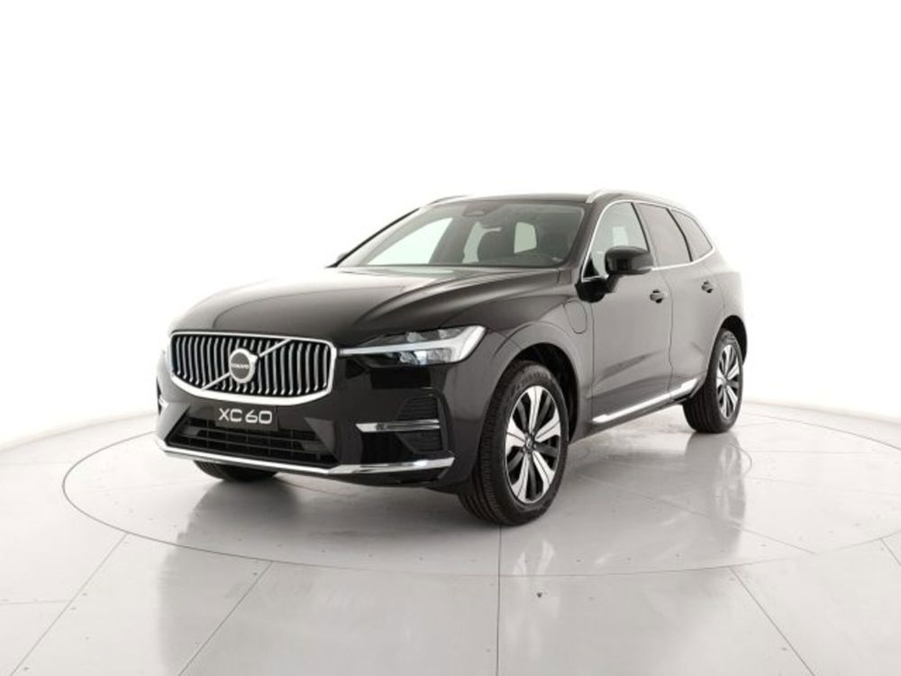 Volvo XC60 nuova a Modena (2)