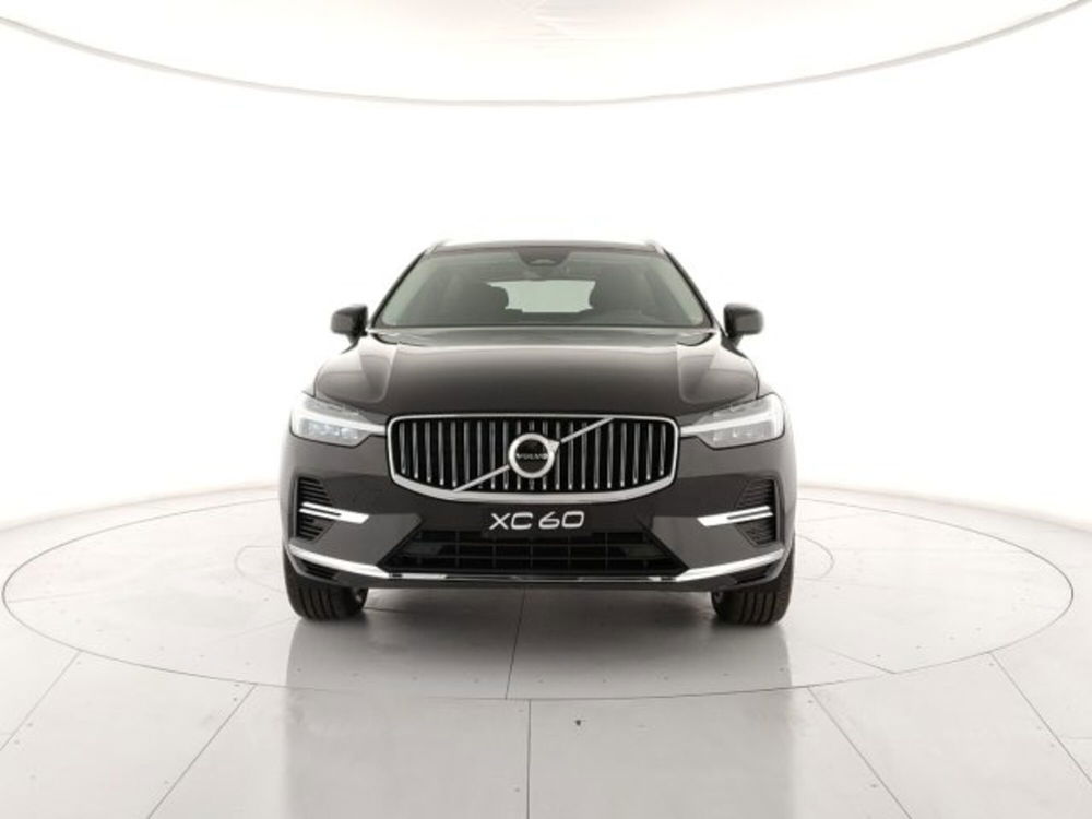 Volvo XC60 nuova a Modena (7)