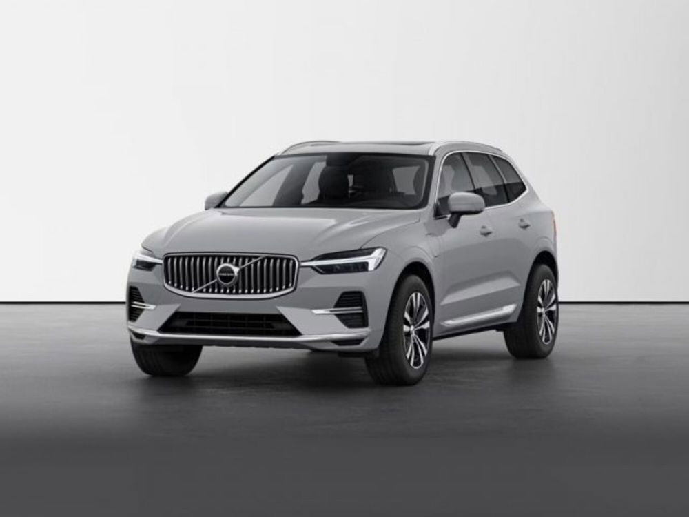 Volvo XC60 nuova a Modena (2)