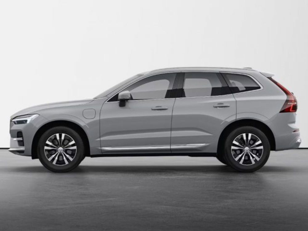 Volvo XC60 nuova a Modena (3)