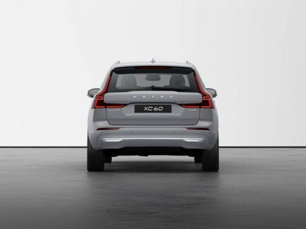 Volvo XC60 nuova a Modena (5)