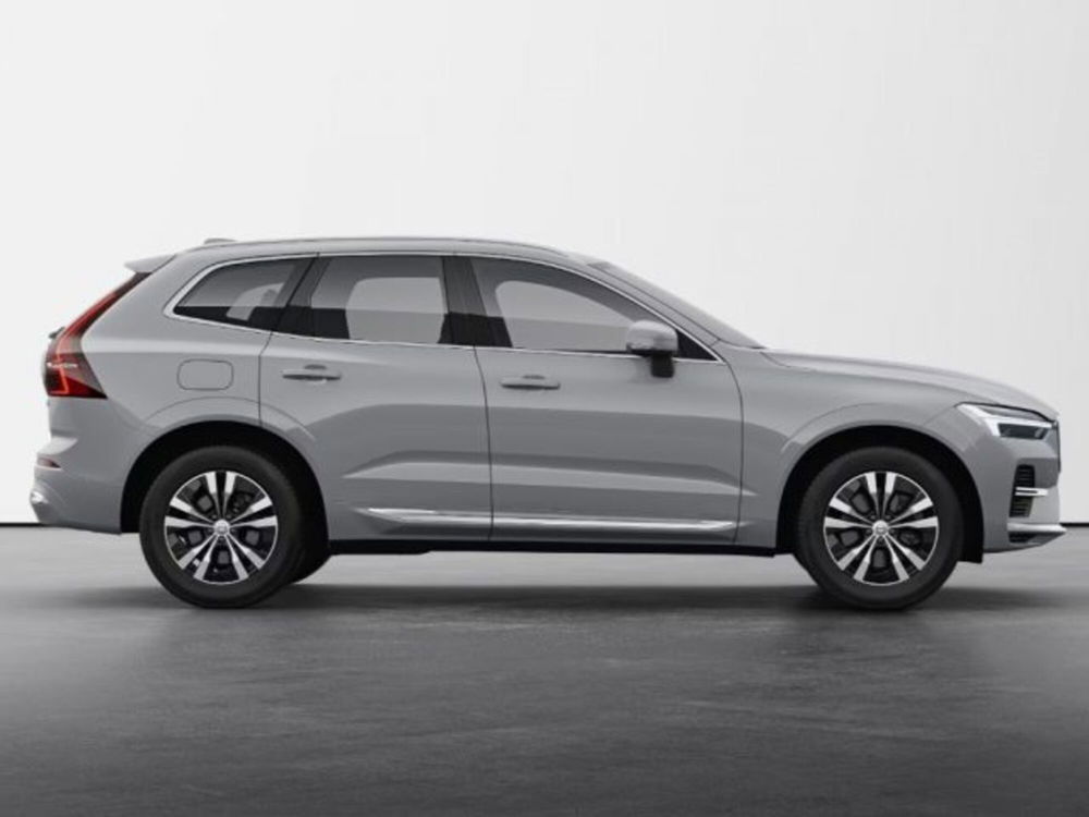 Volvo XC60 nuova a Modena (6)