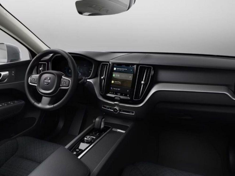 Volvo XC60 nuova a Modena (9)