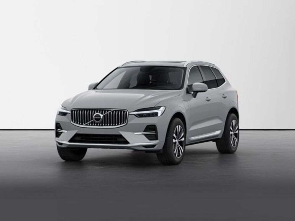 Volvo XC60 nuova a Modena (2)