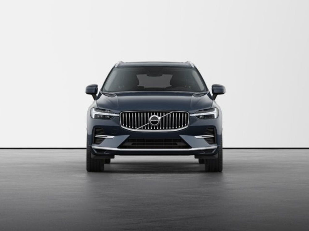 Volvo XC60 nuova a Modena (7)