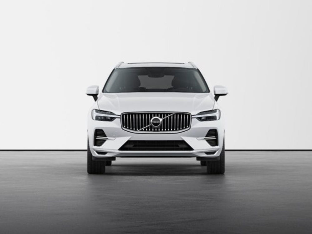 Volvo XC60 nuova a Modena (7)