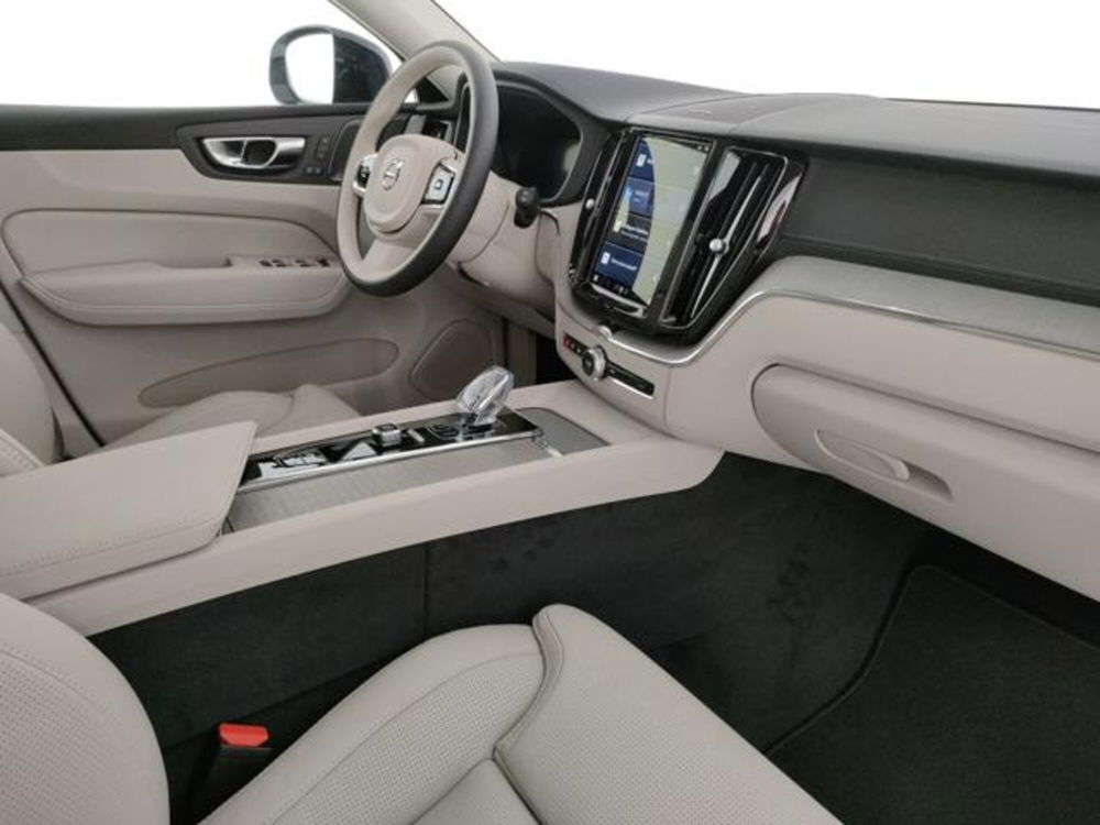 Volvo XC60 nuova a Modena (12)