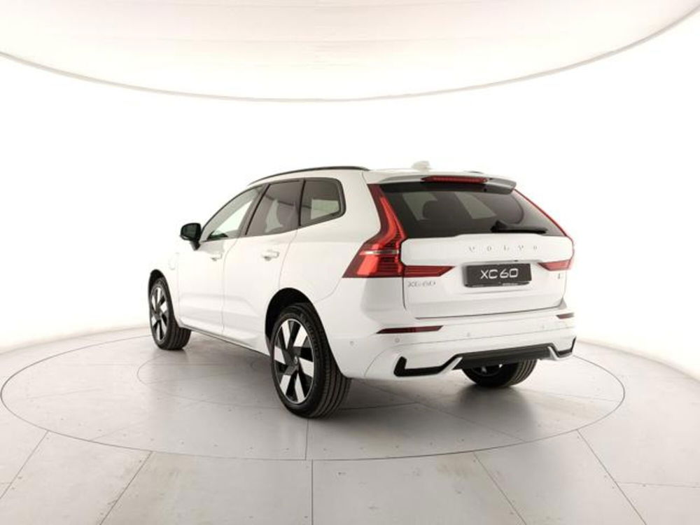 Volvo XC60 nuova a Modena (3)