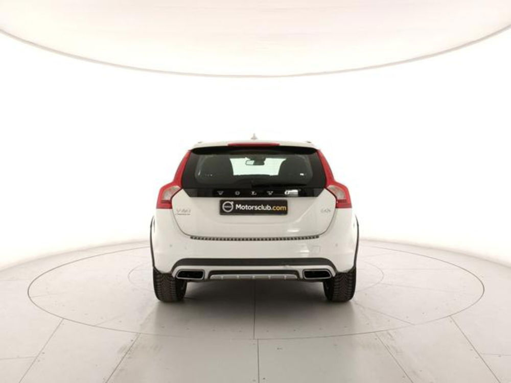 Volvo V60 Cross Country D3 Geartronic Business del 2016 usata a Modena (4)