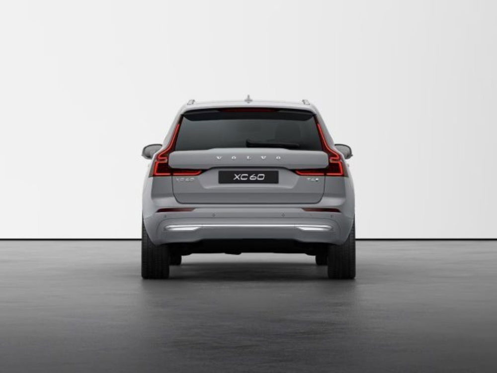 Volvo XC60 nuova a Modena (4)