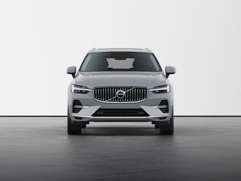 Volvo XC60 nuova a Modena (5)