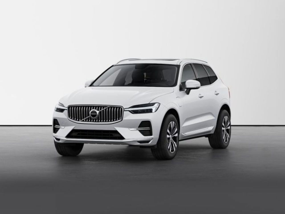 Volvo XC60 nuova a Modena (2)