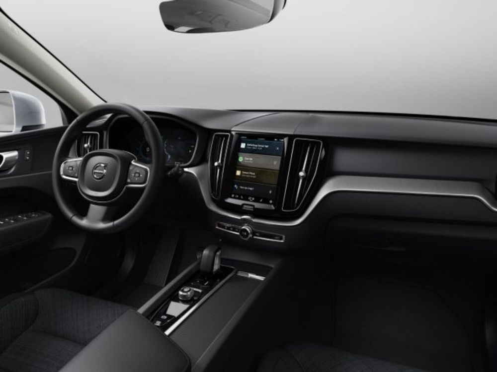 Volvo XC60 nuova a Modena (9)