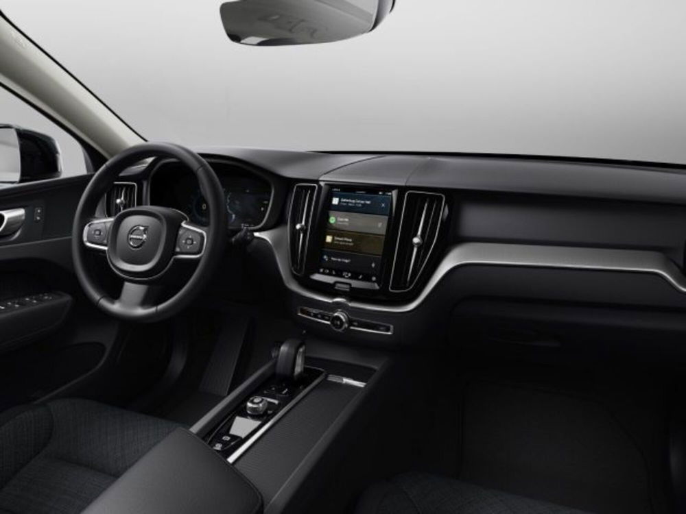 Volvo XC60 nuova a Modena (9)