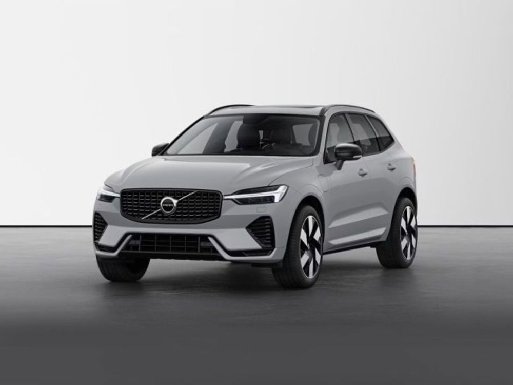 Volvo XC60 nuova a Modena (2)