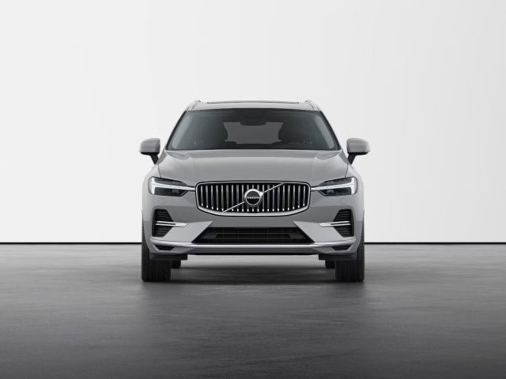 Volvo XC60 nuova a Modena (7)